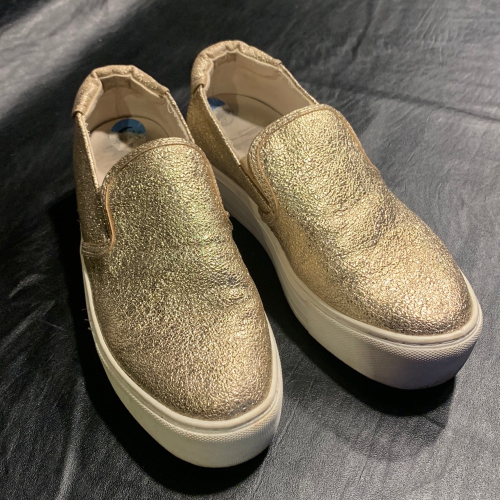 Gold Kenneth Cole platform loafers